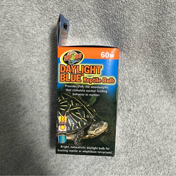 Zoo Med Daylight Blue Reptile Bulb 60 Watt - Picture 2 of 6